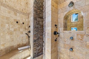 Baignoire, serviettes fournies