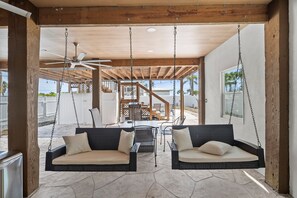 Interior - 3 Minute Walk to Beach- Private Pool/Spa- Family Friendly- Outdoor Bar & TV!!! (Fort Myers Beach)