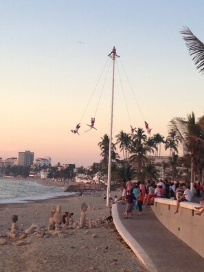 Solsenger og strandhåndklær