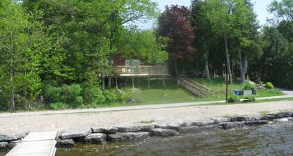 Pine Cottage at Shiloh Cottages - Fenelon Falls