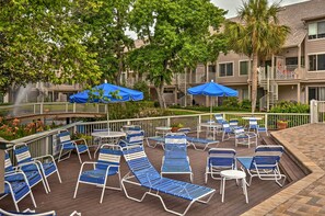 Outdoor dining - Walk to Hilton Head Island Beach: Villa w/ Balcony (Hilton Head)
