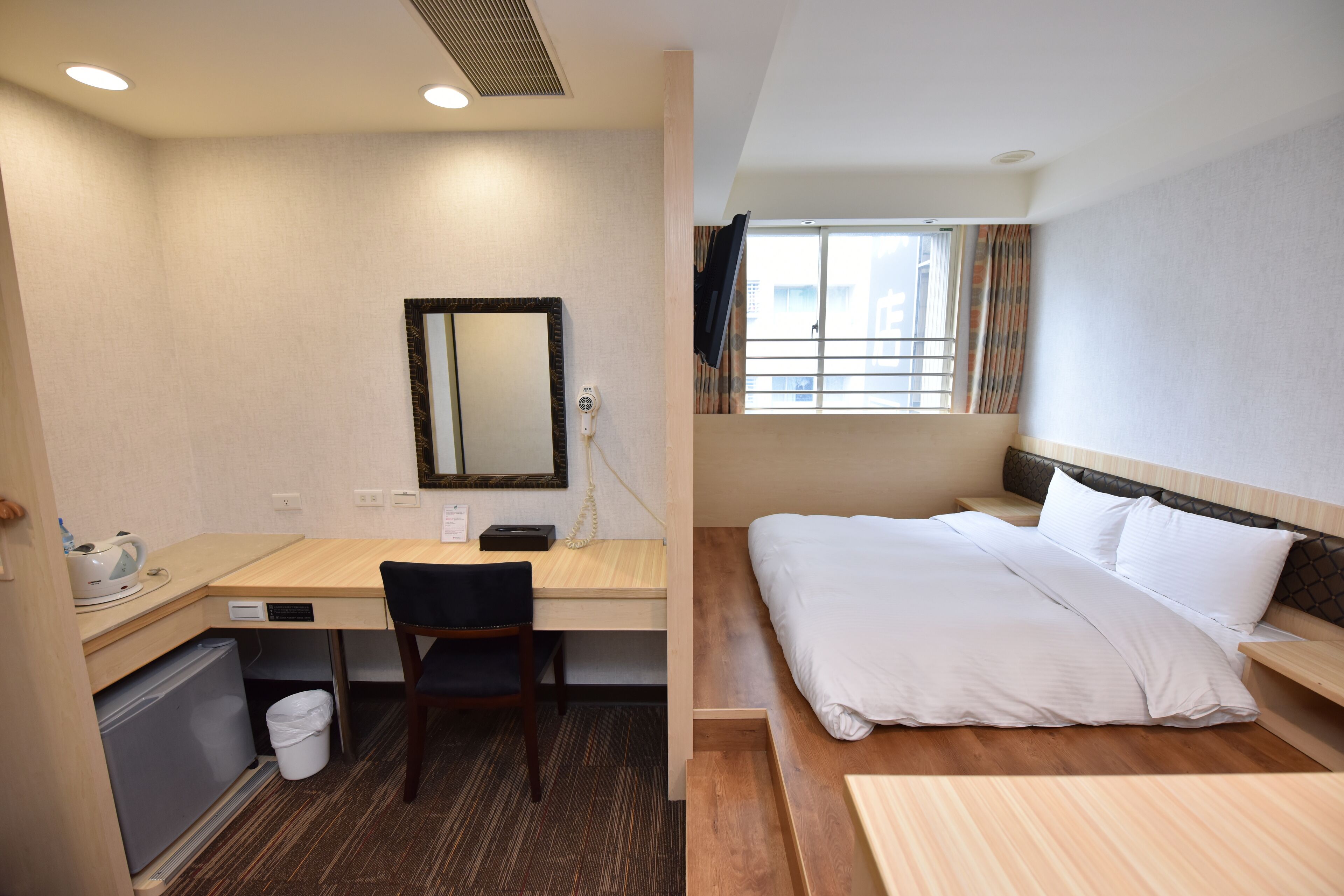 superior double room | desk, iron/ironing board, free wifi