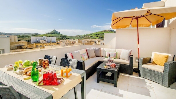 Outdoor dining - The Hillock Penthouse North C11 (Marsalforn)