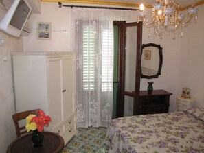 Classic Double Room | Premium bedding, free minibar, in-room safe, desk - Guest House Al Gattopardo (Favignana)