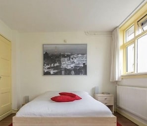 Appartement, 1 chambre, vue ville | Literie de qualité supérieure, bureau, rideaux occultants