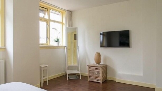 Unclassified image, 1 of 3, button - flex apartment (London)