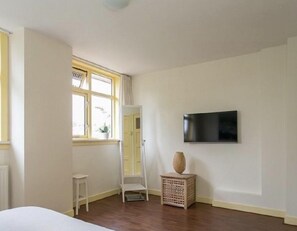 Appartement, 1 chambre, vue ville | Literie de qualité supérieure, bureau, rideaux occultants