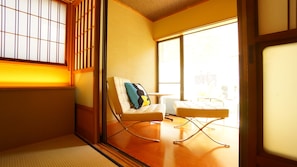 Family Room | Desk, free WiFi, bed sheets - Beyond Hotel Takayama 1St (Takayama)