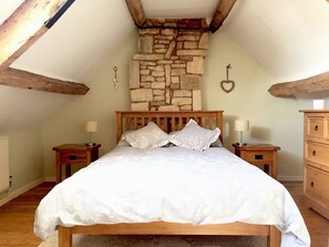 2 soverom, strykejern/-brett, reiseseng for barn og wi-fi (inkludert)