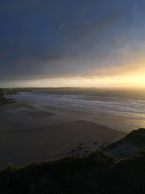 Plage à proximité, chaises longues
