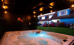 Bain à remous extérieur