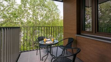 Familienapartment, 2 Schlafzimmer, Kochnische | Terrasse/Patio