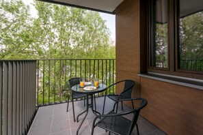 Terrace/patio - Chill Apartments Airport Apartments (Warsaw)