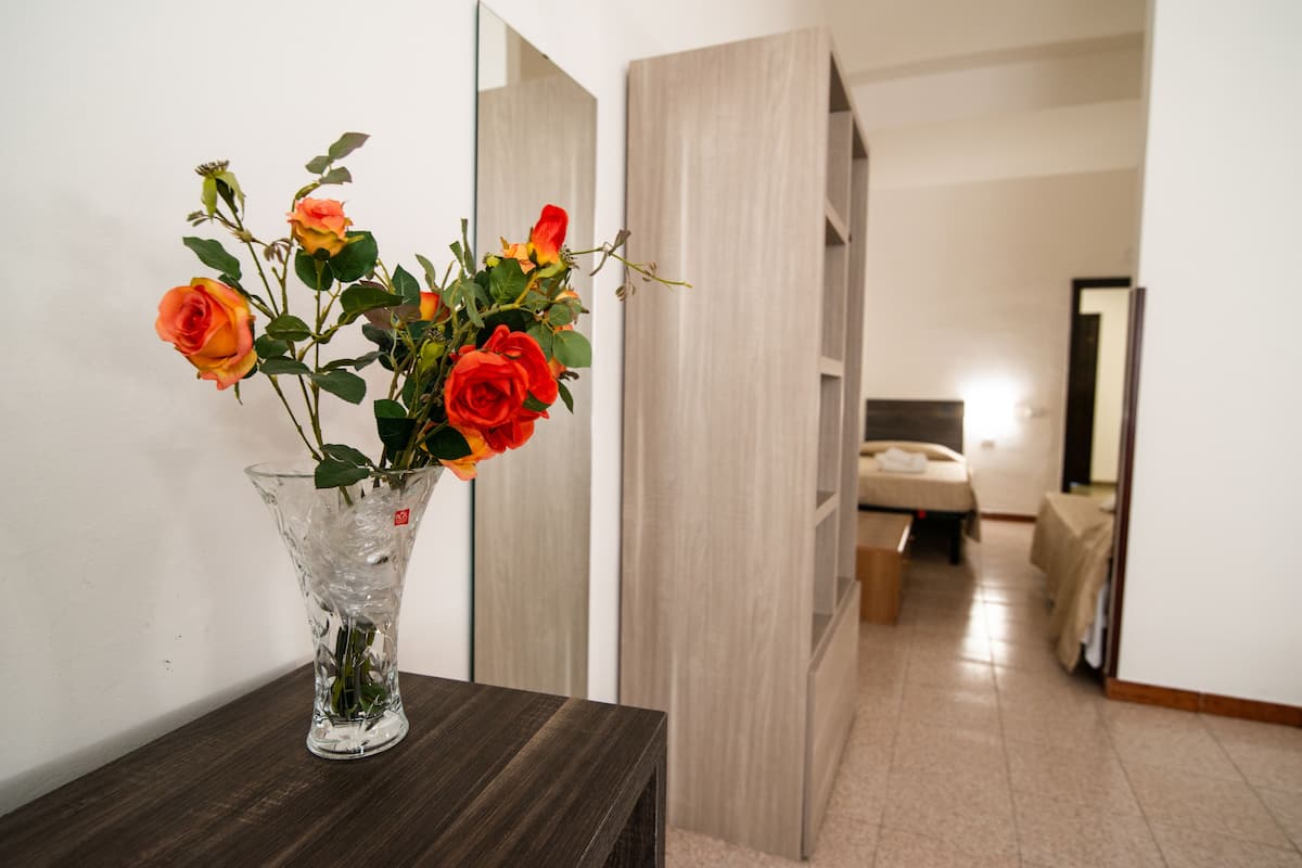 Premium bedding, minibar, desk, blackout drapes