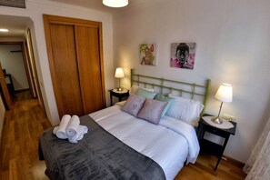 3 bedrooms, free WiFi, bed sheets - Al Andalus Apartment - At the Station (Málaga)