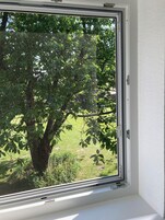 Hypo-allergenic bedding, free WiFi