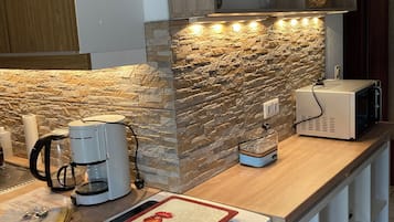 Basic-Apartment, 2 Schlafzimmer, Nichtraucher, Terrasse (1) | Eigene Küche | Wasserkocher, Umweltfreundliche Reinigungsmittel werden bereitgestellt