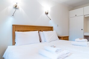 1 bedroom - Fisher - sleeps 2 guests  in 1 bedroom (Crianlarich)