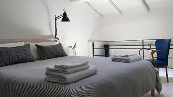 1 chambre, fer et planche Ă repasser, Wi-Fi gratuit, draps fournis