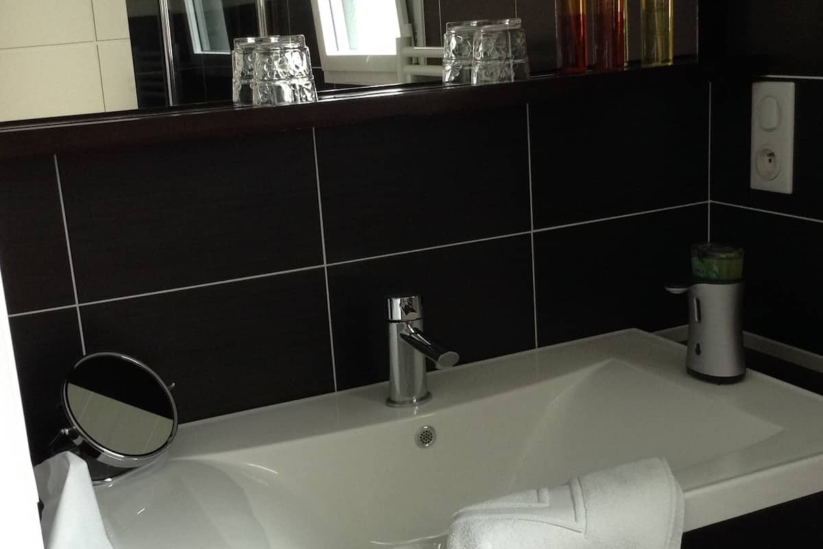Standaard tweepersoonskamer, en-suite badkamer | Badkamer