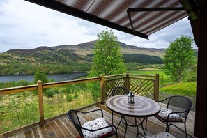 تناول الطعام بالخارج