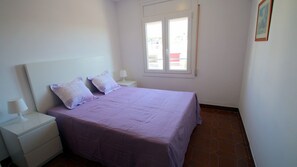 2 bedrooms, WiFi, bed sheets - Apartamento Leo (Cambrils)