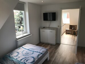 3 bedrooms, travel crib, free WiFi, bed sheets