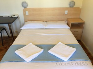 Fer et planche à repasser, Wi-Fi gratuit, draps fournis