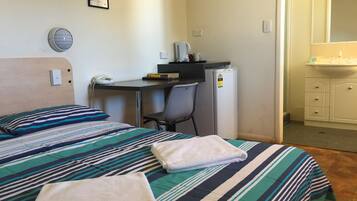 Stuga (Pet Friendly) | Strykjärn/strykbräda, gratis wi-fi och sängkläder