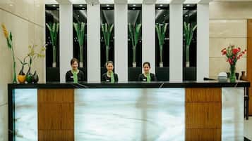 Quầy tiếp tân
