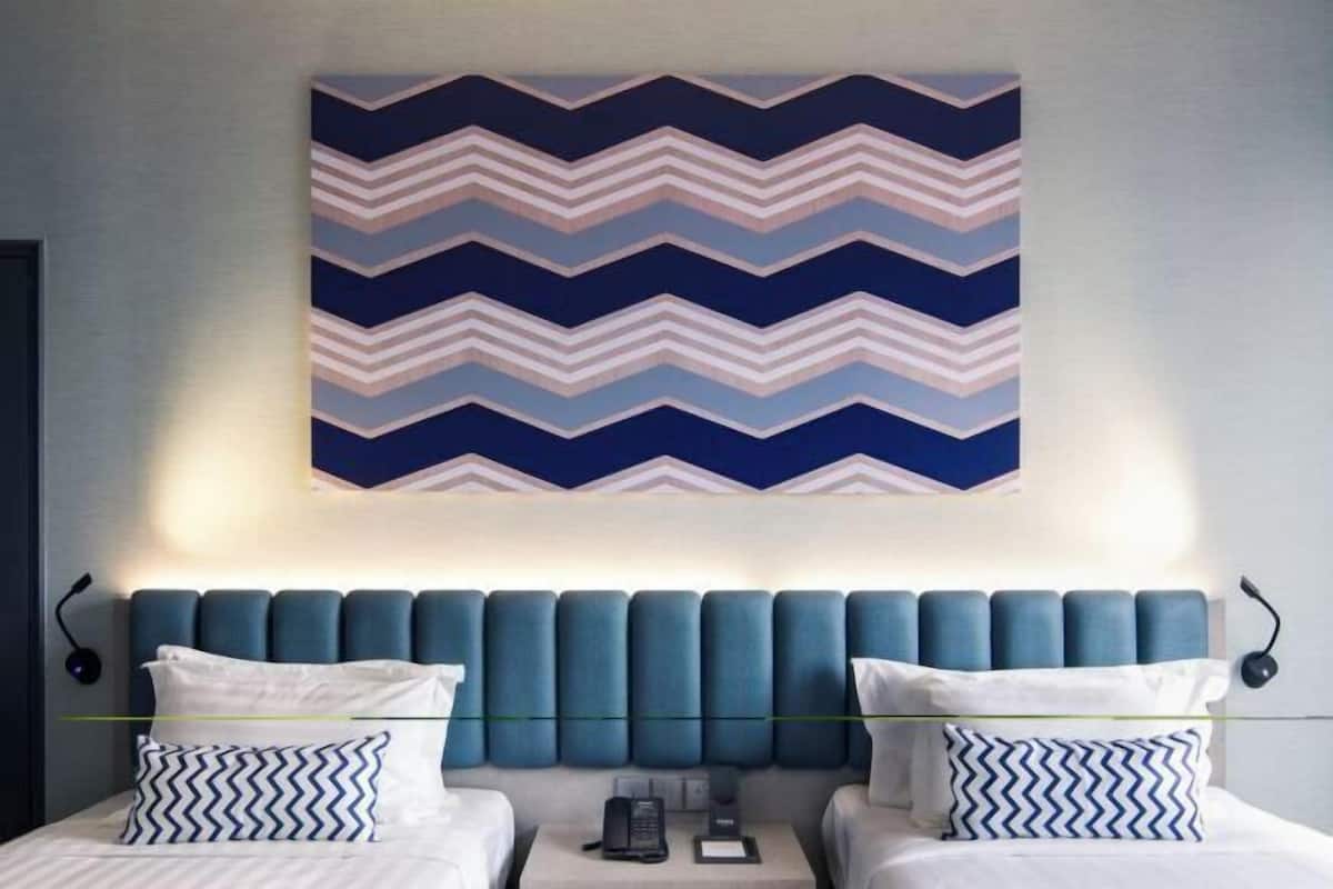 Minibar, Zimmersafe, Schreibtisch, Bügeleisen/Bügelbrett