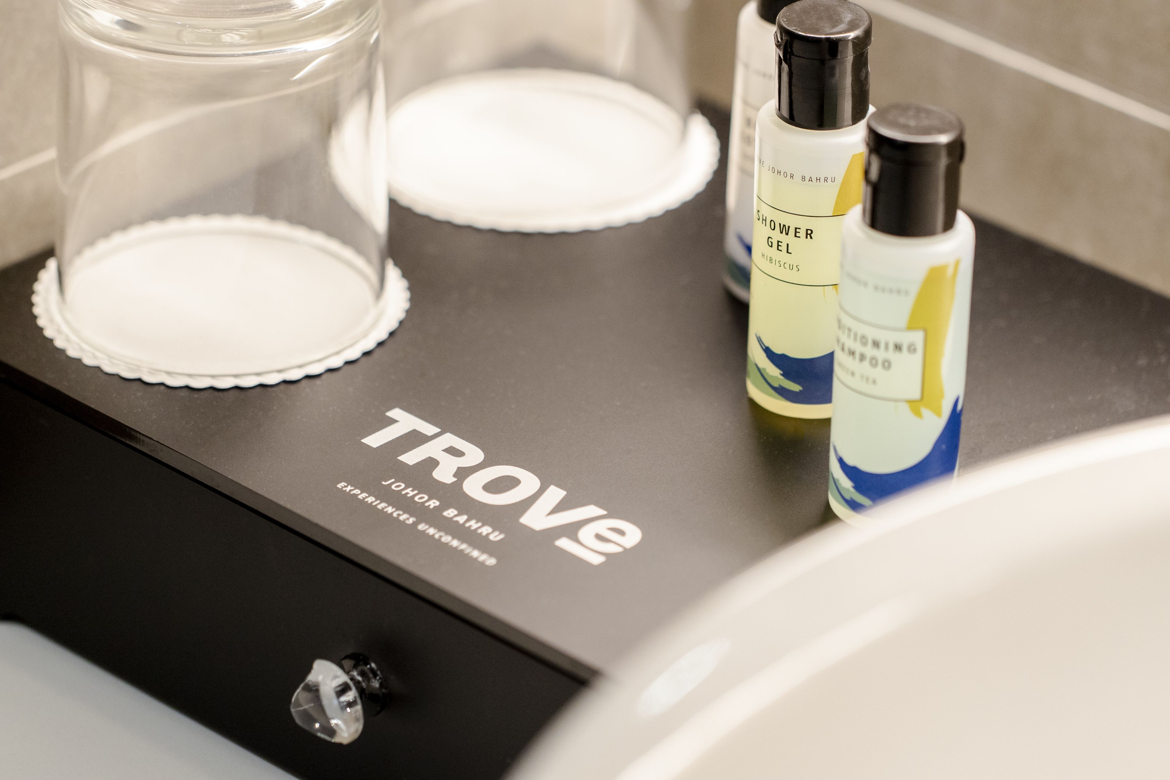 shower, free toiletries, hair dryer, bidet