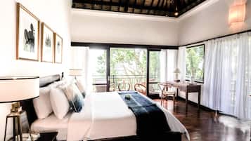 Villa Deluxe with Rice Terrace View | Minibar, in-room safe, desk, laptop workspace