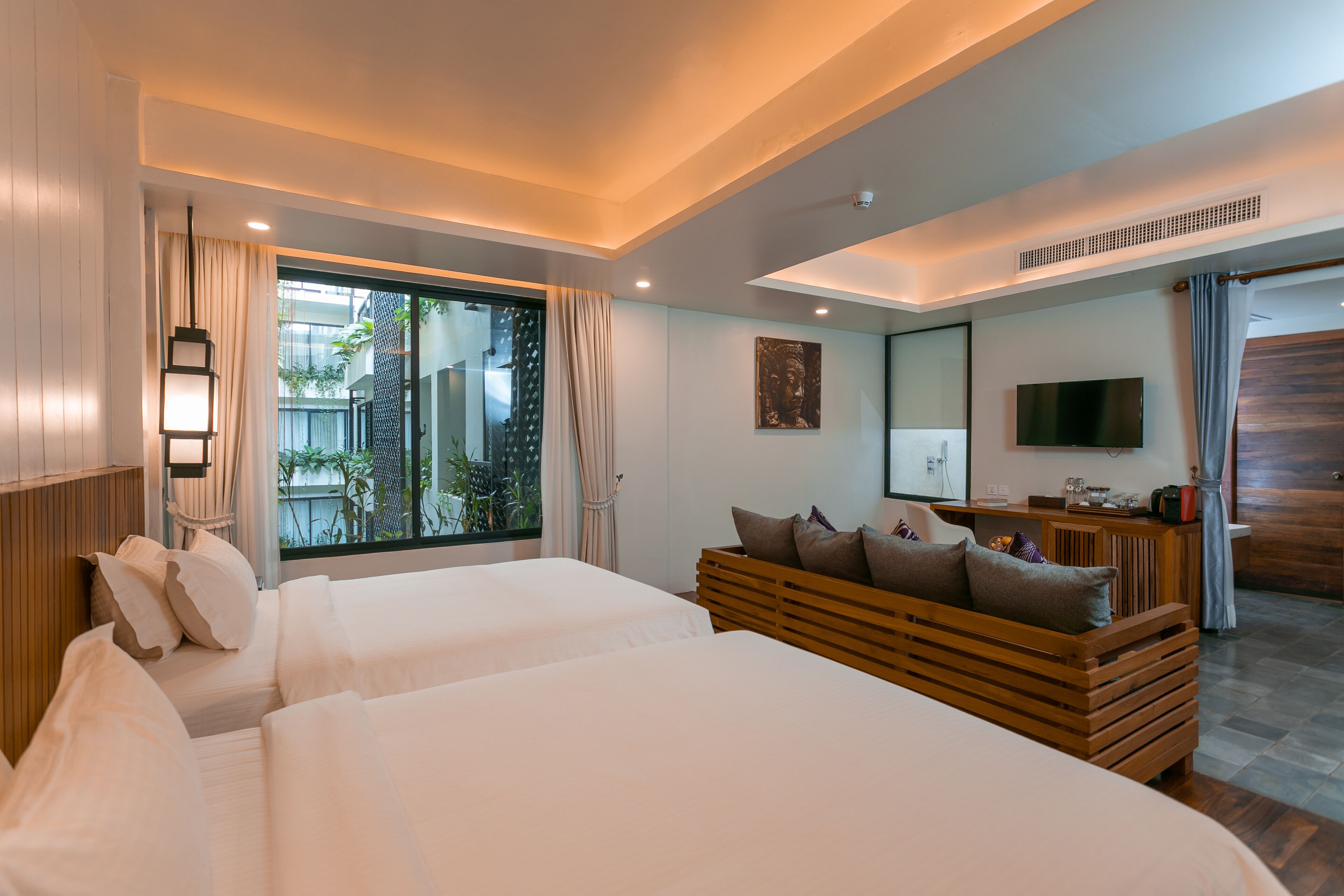 residence family | 1 bedroom, minibar, in-room safe, desk