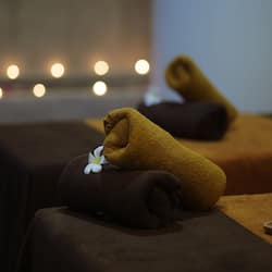 Sauna, hot tub, steam room, body treatments, aromatherapy