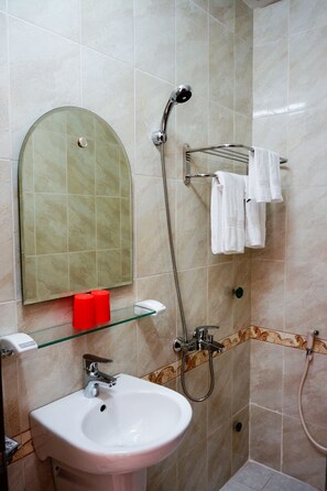 Deluxe Double Room, City View | Minibar, desk, free WiFi, bed sheets - Lucky Star hotel (Da Nang)