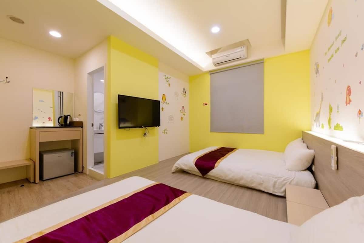 Habitación cuádruple estándar (202) | Insonorización, wifi gratis y ropa de cama