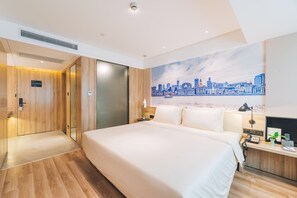 高級大床房 | 書桌、遮光窗簾/窗簾、熨斗/熨衫板、免費 Wi-Fi