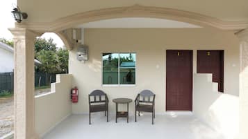 Phòng đôi, hiên | Hiên