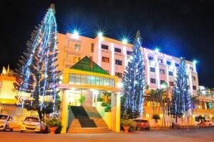 Fachada del alojamiento - Noche