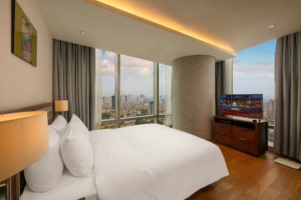 Caja de seguridad en la habitación, escritorio y cortinas blackout 