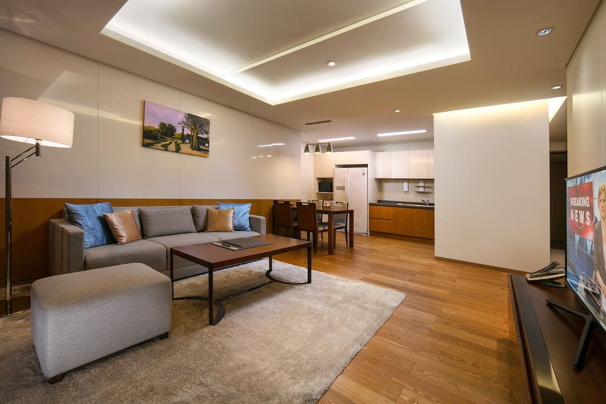 1 Bedroom Apartment | 2 bedrooms, in-room safe, desk, blackout curtains