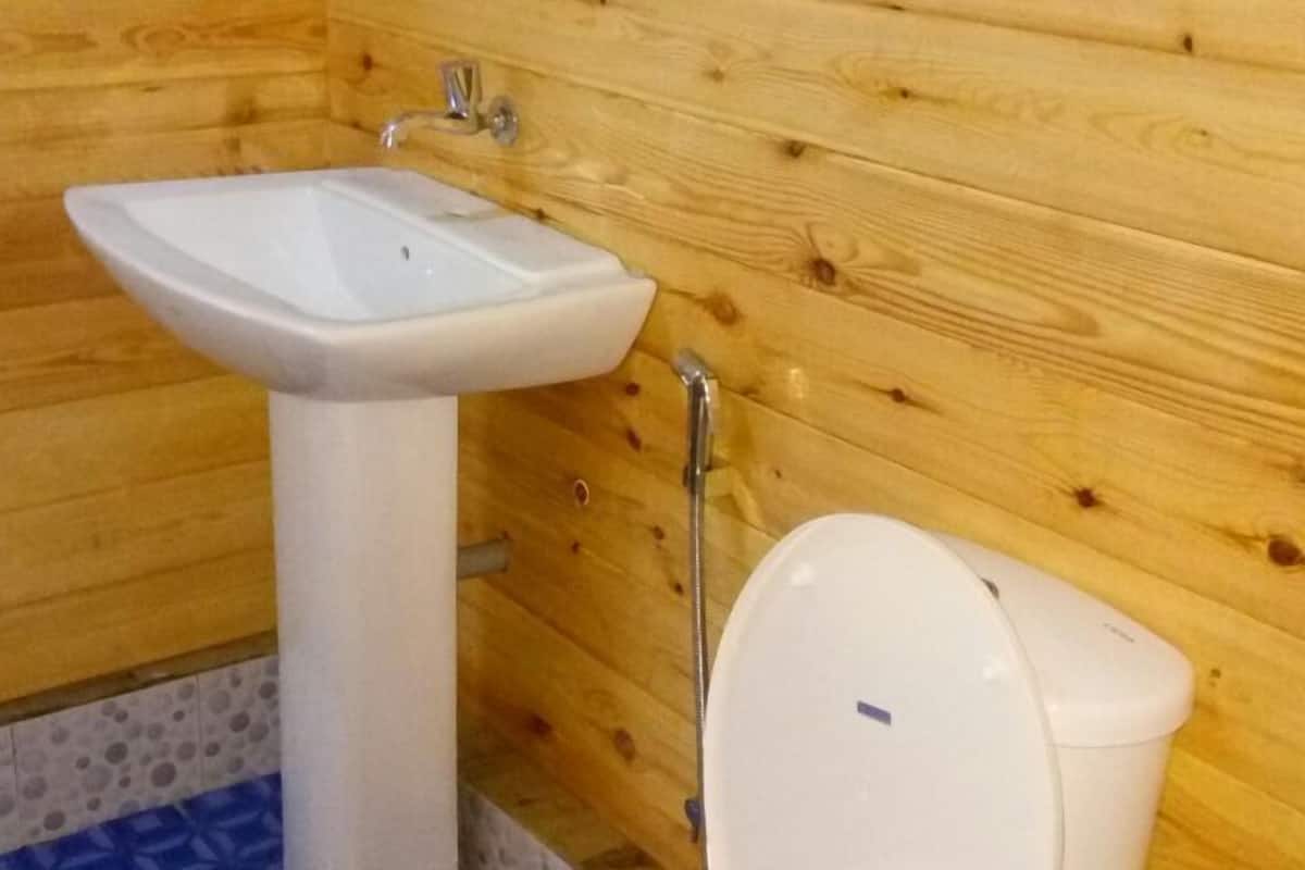 deluxe first floor sea view cottage  | bathroom | shower, towels