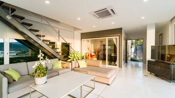 3 Bedrooms Sea View Pool Villa | Innenbereich