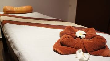Aromatherapy, Thai massages, massage/treatment rooms