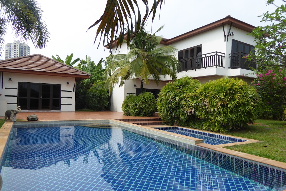 Tropicana Family Pool Villa 4 Bedrooms | Terrazza/patio