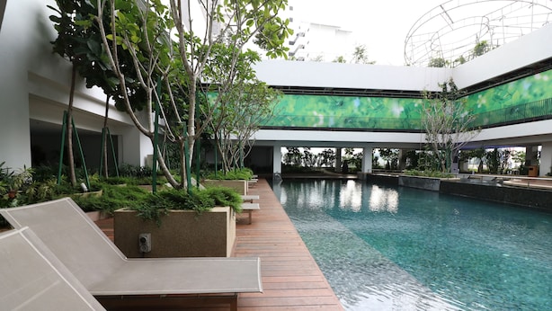Outdoor pool - Victoria Home Verve Suites (Kuala Lumpur)