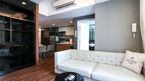 LCD TV - Victoria Home Verve Suites (Kuala Lumpur)