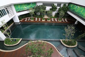 Outdoor pool - Victoria Home Verve Suites (Kuala Lumpur)