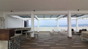 Terrace/patio - Victoria Home Sentrio Suites (Kuala Lumpur)